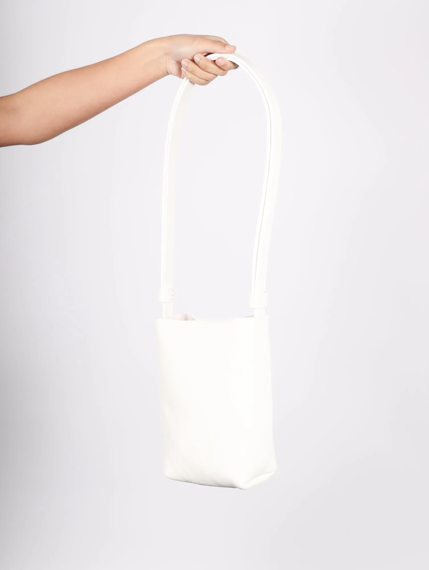 Soft Tote in White by Arrhe Studio